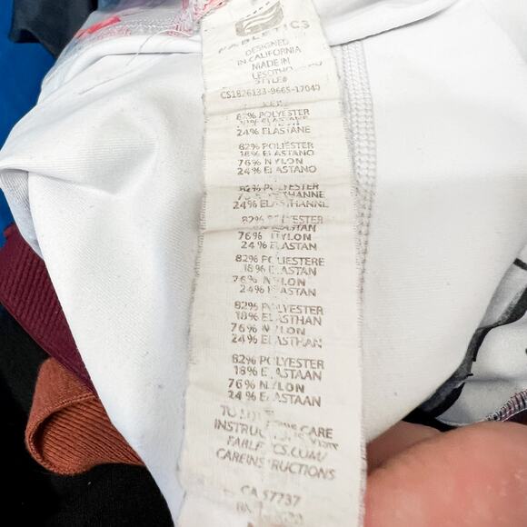 Fabletics grey silver pink floral 3/4 leggings size medium - Picture 3 of 3